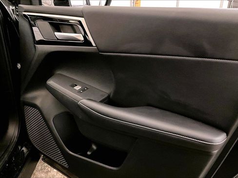 Used 2023 Mitsubishi Outlander SE Black Edition image 23