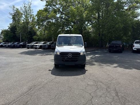Used 2025 Mercedes-Benz Sprinter 2500 image 2