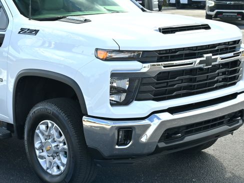 Used 2024 Chevrolet Silverado 2500 LT w/ All Star Edition image 29
