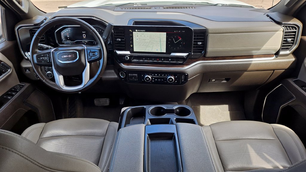 Used 2025 GMC Sierra 1500 SLT AWD/4WD image 5