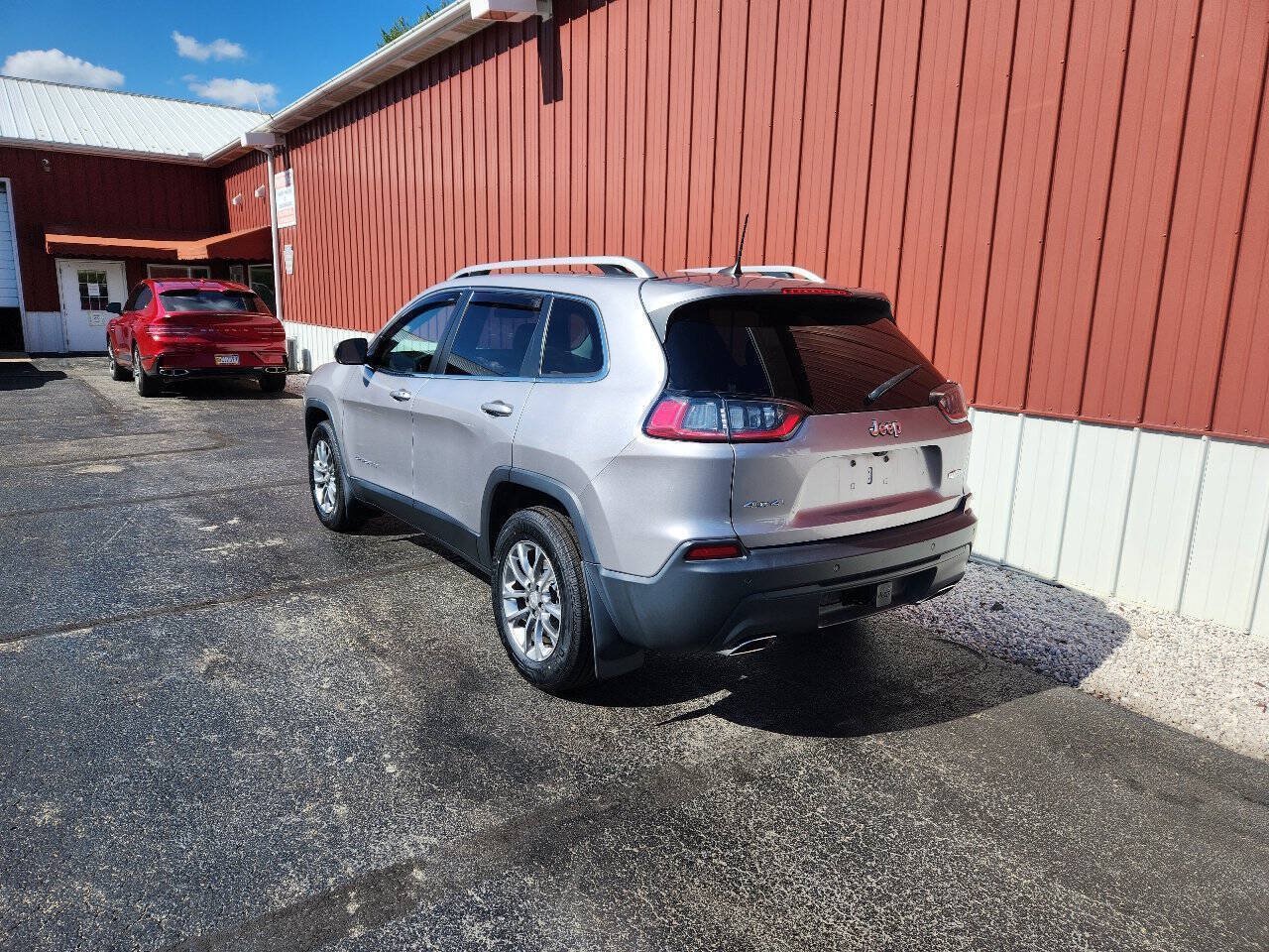 Used 2019 Jeep Cherokee Latitude Plus w/ Cold Weather Group AWD/4WD image 5