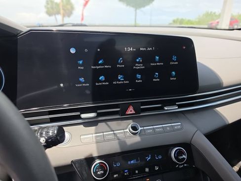Used 2024 Hyundai Elantra SEL FWD image 23