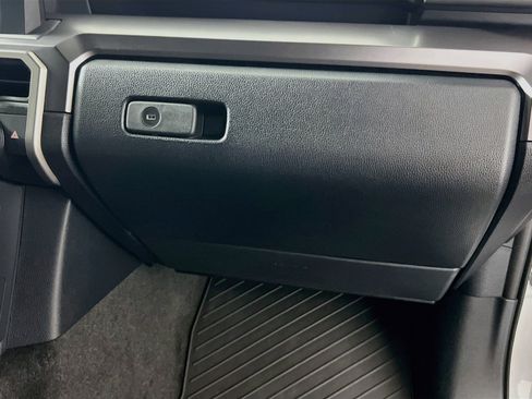Used 2025 Toyota 4Runner SR5 AWD/4WD image 34