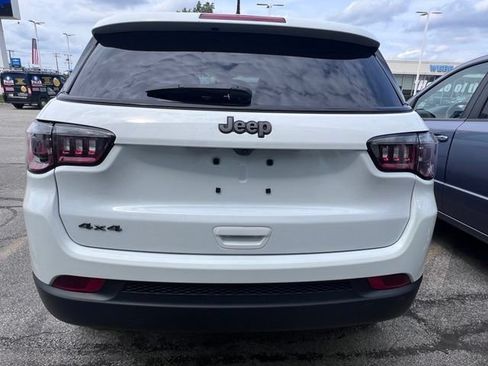 Used 2025 Jeep Compass Latitude w/ Altitude Special Edition AWD/4WD image 12
