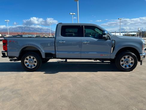 Used 2025 Ford F350 Lariat w/ Lariat Ultimate Package image 7