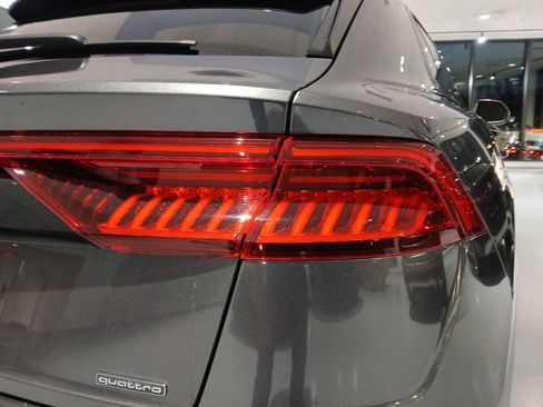 Used 2020 Audi Q8 Prestige image 11