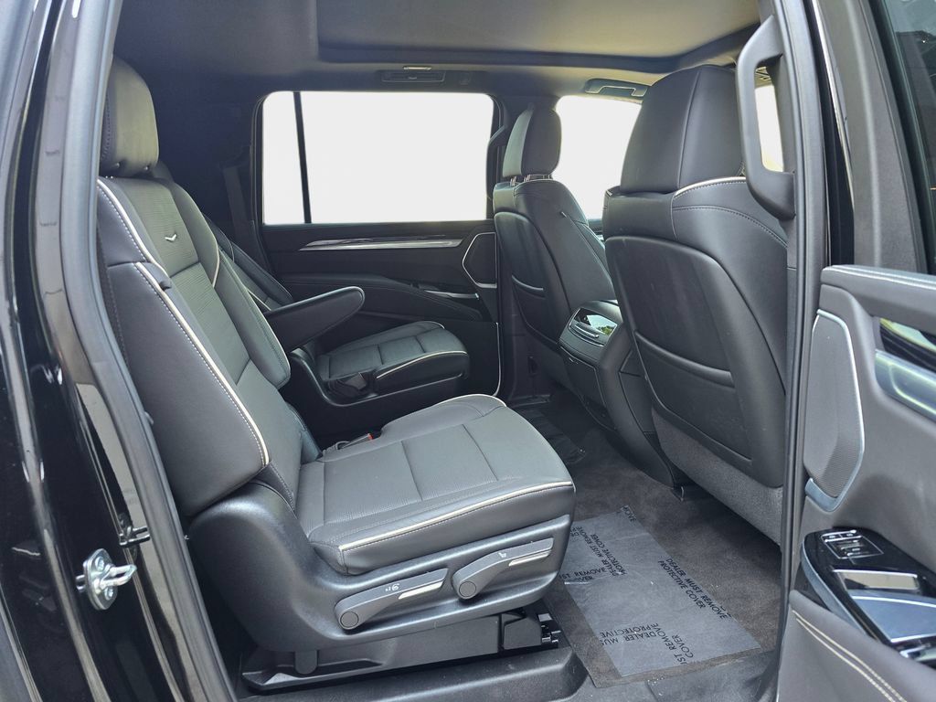 Used 2025 Cadillac Escalade ESV Sport w/ Touring Package AWD/4WD image 13