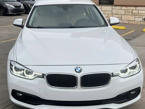Used 2018 BMW 320i xDrive Sedan AWD/4WD image 3