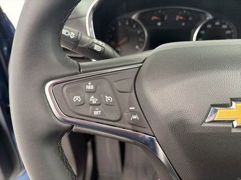 Used 2024 Chevrolet Equinox LT image 11