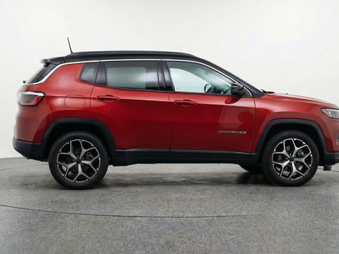 Used 2025 Jeep Compass Limited image 11
