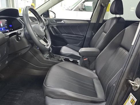 Used 2022 Volkswagen Tiguan SE image 15