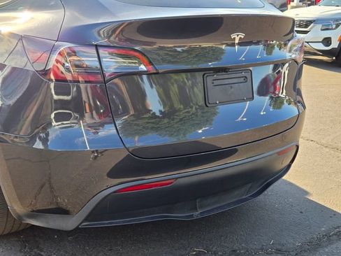 Used 2025 Tesla Model Y Long Range RWD image 5