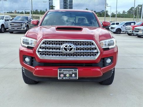Used 2016 Toyota Tacoma TRD Sport image 8