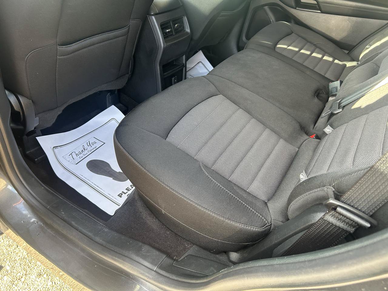 Used 2019 Ford Edge SE FWD image 9