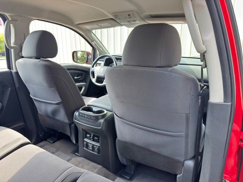 Used 2021 Nissan Titan SV w/ SV Convenience Package RWD image 30