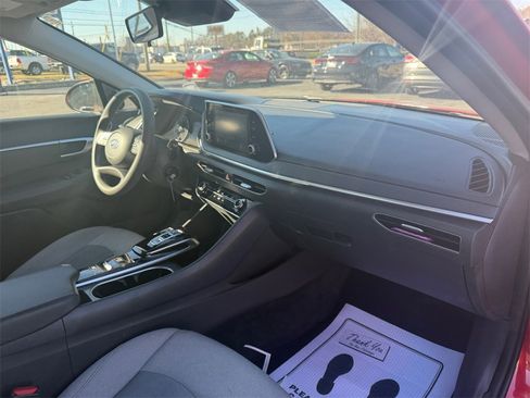 Used 2022 Hyundai Sonata SE image 16