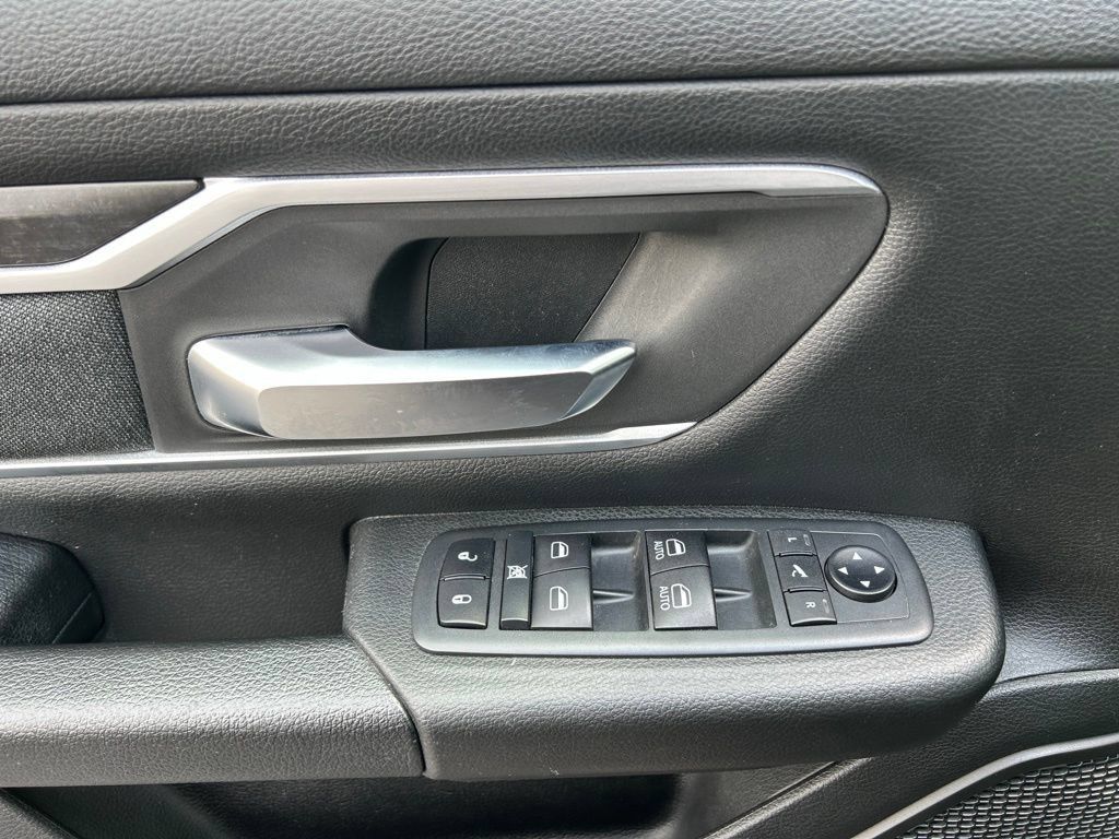 Used 2020 RAM 1500 Big Horn AWD/4WD image 17