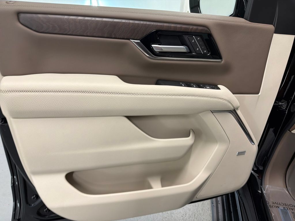 New 2026 GMC Yukon XL Denali w/ Sun & Power Step Package RWD image 11