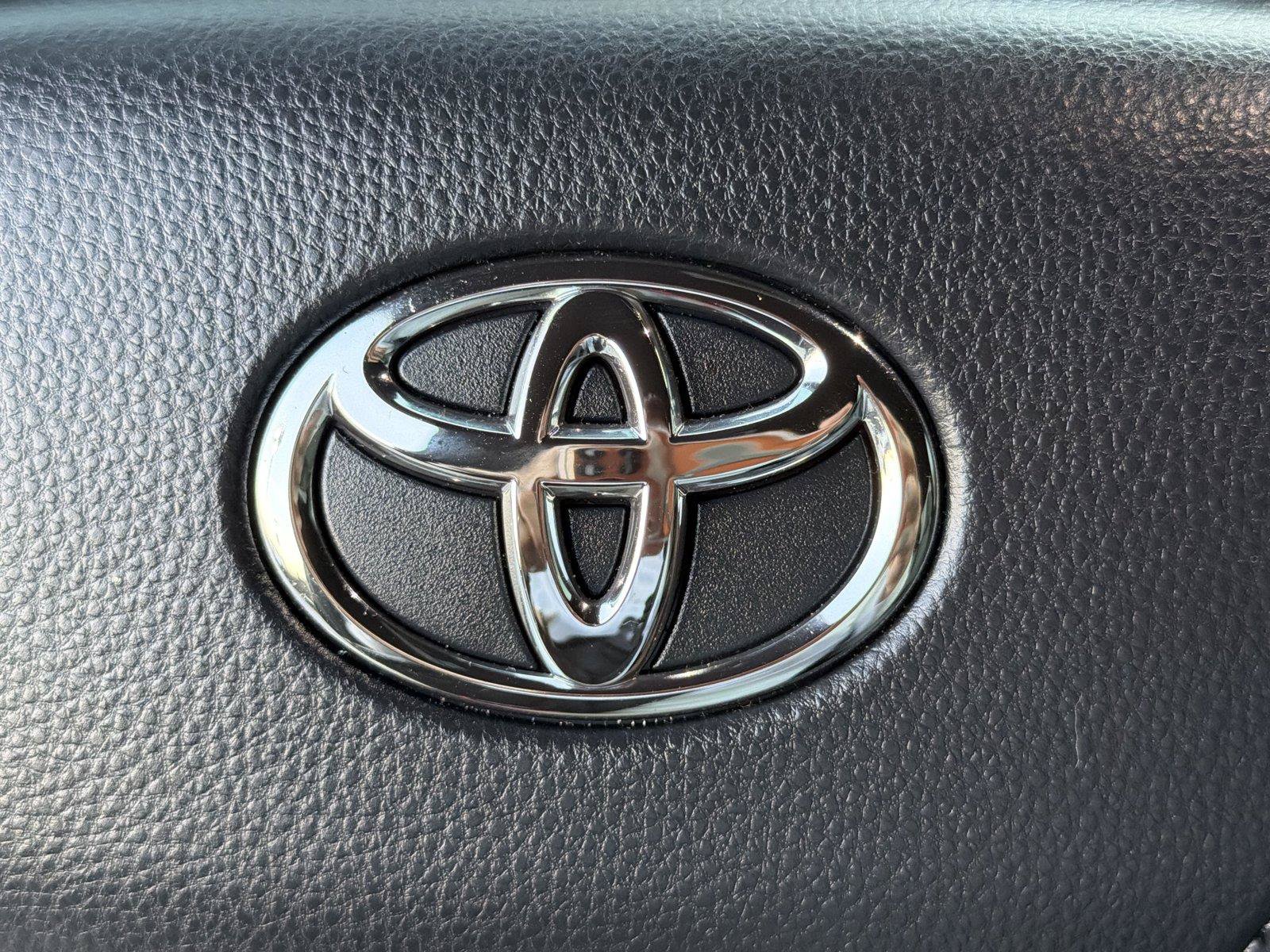 Used 2025 Toyota Tundra Limited AWD/4WD image 23