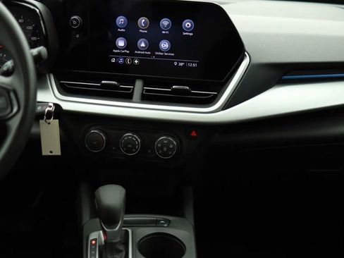 Used 2024 Chevrolet Trax LS w/ LS Convenience Package FWD image 31