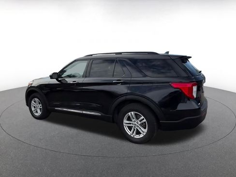 Used 2024 Ford Explorer XLT w/ Equipment Group 202A image 10