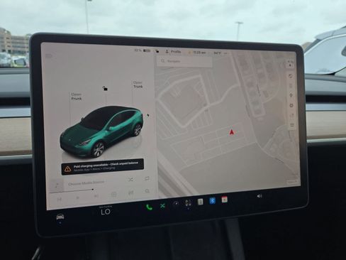Used 2024 Tesla Model Y Long Range AWD/4WD image 26