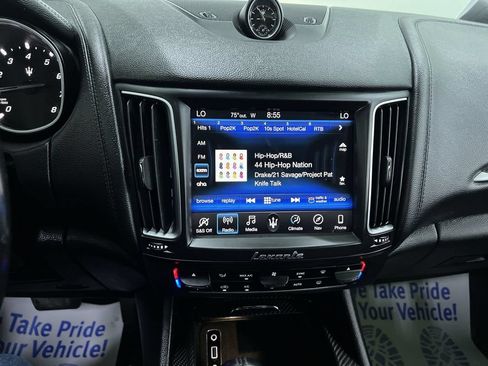 Used 2018 Maserati Levante AWD/4WD image 21