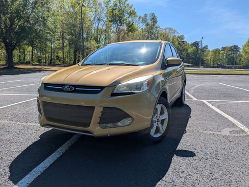 Used 2014 Ford Escape SE FWD image 1