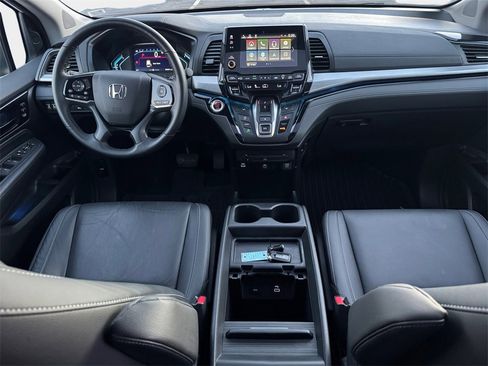 Certified 2024 Honda Odyssey Touring image 15