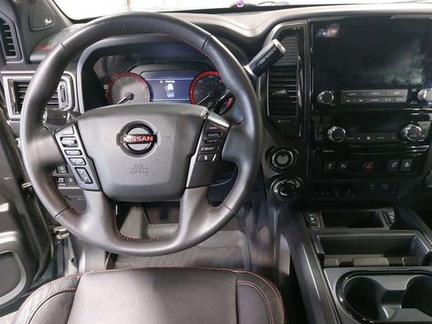 Used 2022 Nissan Titan PRO-4X w/ Pro-4x Convenience Package AWD/4WD image 14