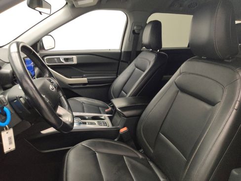 Used 2021 Ford Explorer XLT w/ Equipment Group 202A image 17