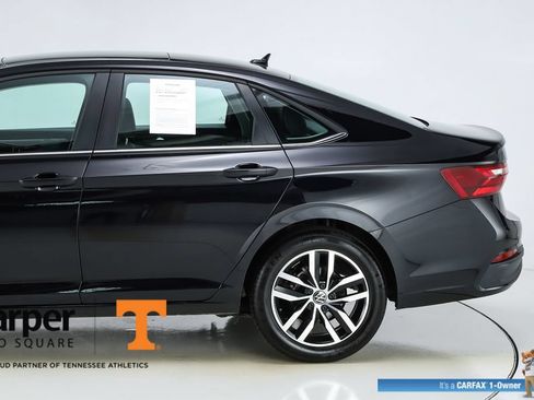 Used 2025 Volkswagen Jetta SE w/ Sunroof Package FWD image 40