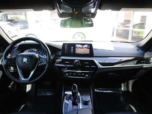 Used 2019 BMW 530e w/ Convenience Package RWD image 13
