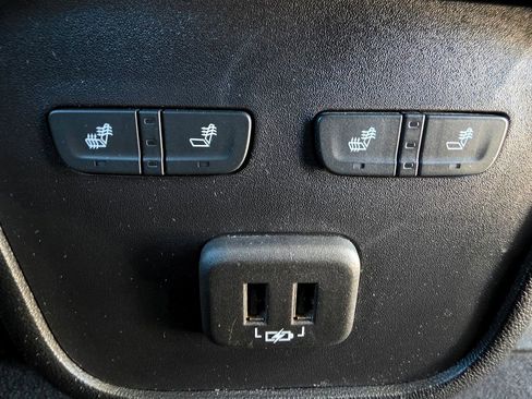 Used 2024 Chevrolet Equinox Premier AWD/4WD image 59