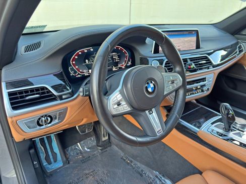 Used 2022 BMW 740i w/ M Sport Package RWD image 14