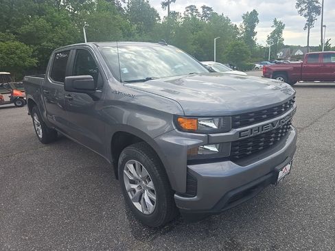 Used 2022 Chevrolet Silverado 1500 Custom image 3