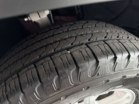 Used 2023 Jeep Grand Cherokee Limited image 11