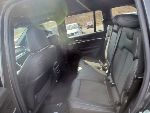 New 2026 Jeep Grand Cherokee L Limited w/ Limited Altitude Package AWD/4WD image 13