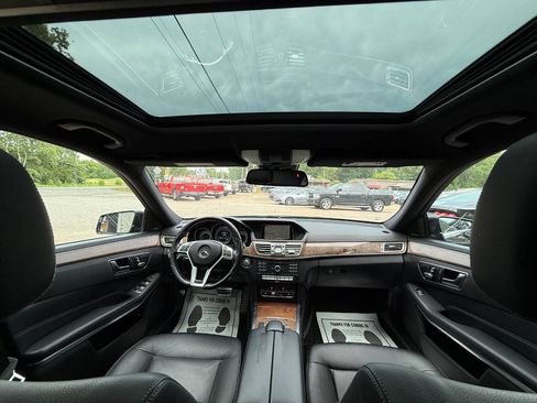 Used 2016 Mercedes-Benz E 350 4MATIC Sedan image 37