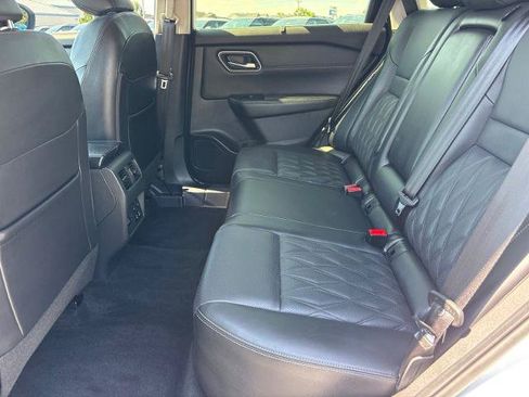 Used 2024 Nissan Rogue Platinum w/ Platinum Premium Package FWD image 15