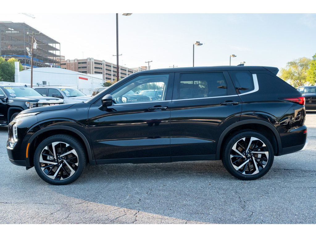 Used 2024 Mitsubishi Outlander SE AWD/4WD image 5