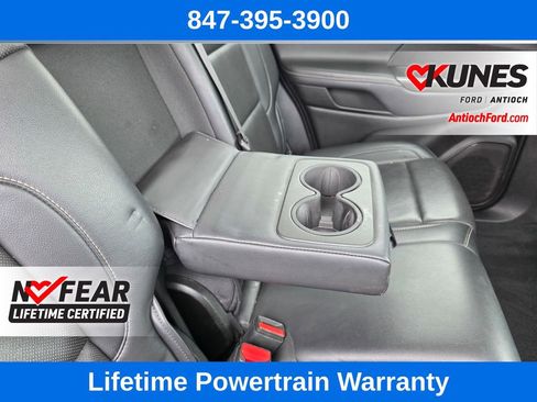 Used 2023 GMC Acadia SLT FWD image 31