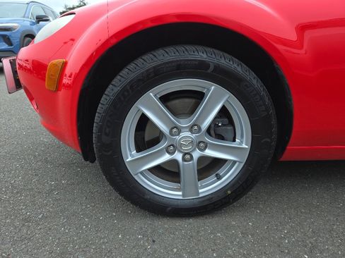 Used 2006 MAZDA MX-5 Miata Touring RWD image 5