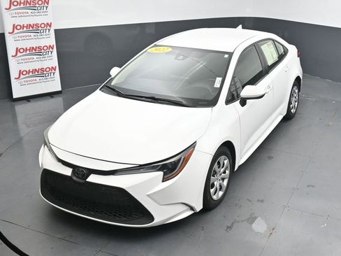 Used 2022 Toyota Corolla LE FWD image 29