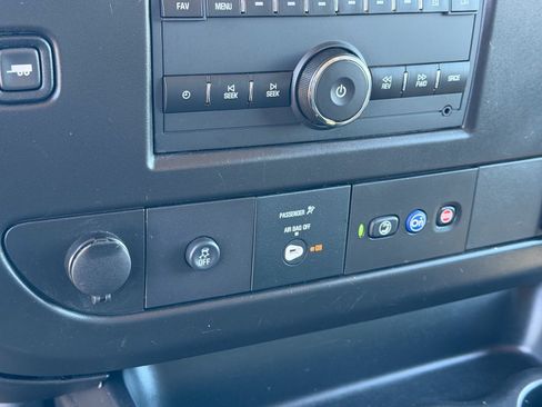 Used 2023 Chevrolet Express 3500 LS image 28