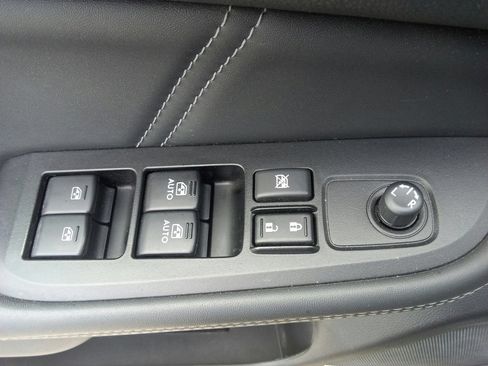 Used 2019 Subaru Outback 2.5i Limited AWD/4WD image 18