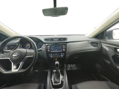 Certified 2017 Nissan Rogue SV w/ SV Premium Package image 28
