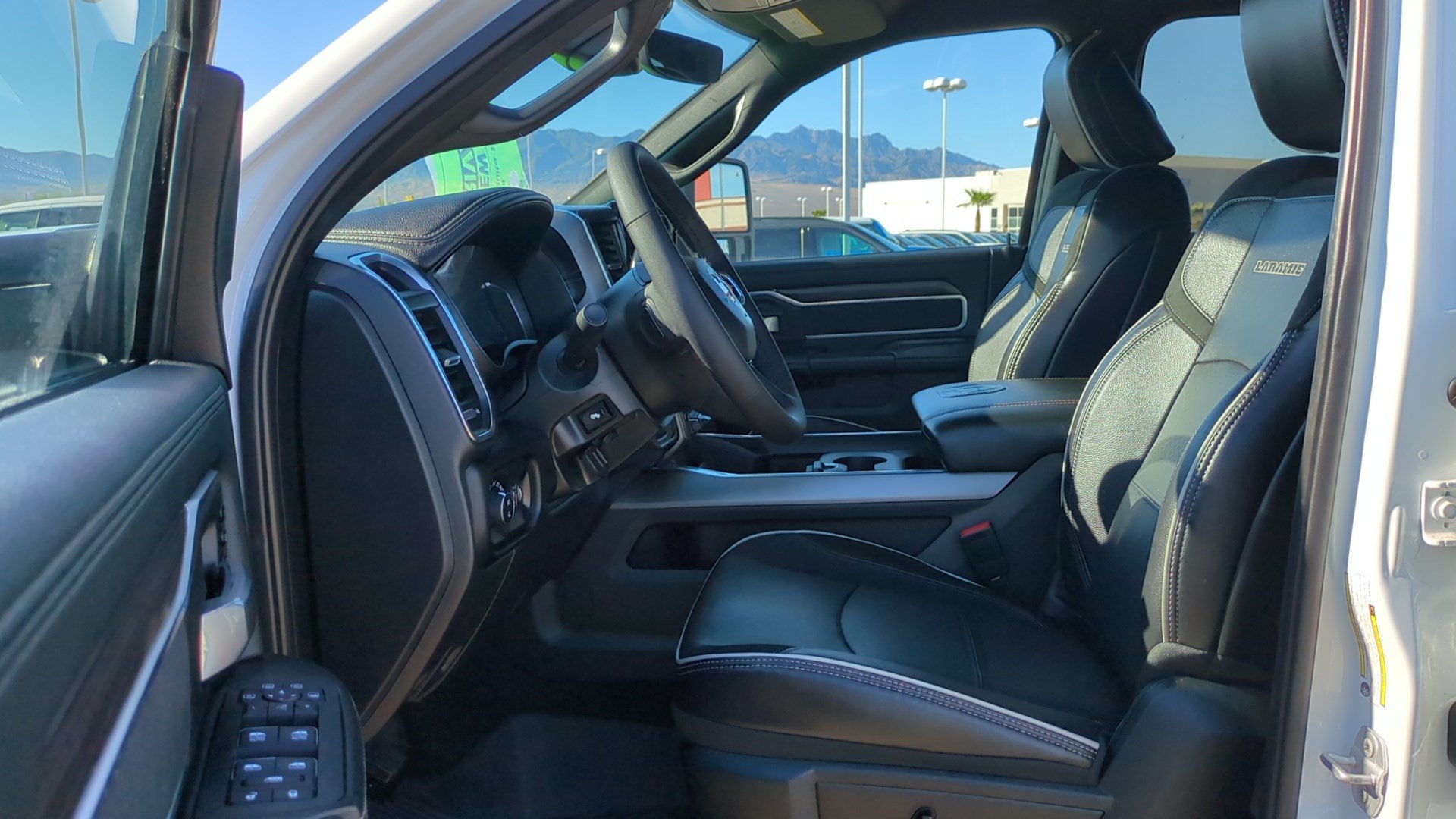 Used 2025 RAM 2500 Laramie AWD/4WD image 15