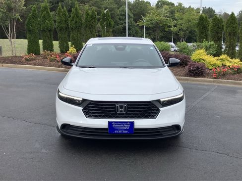Used 2025 Honda Accord Sport image 3