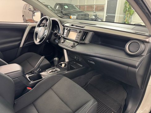 Used 2017 Toyota RAV4 XLE image 31